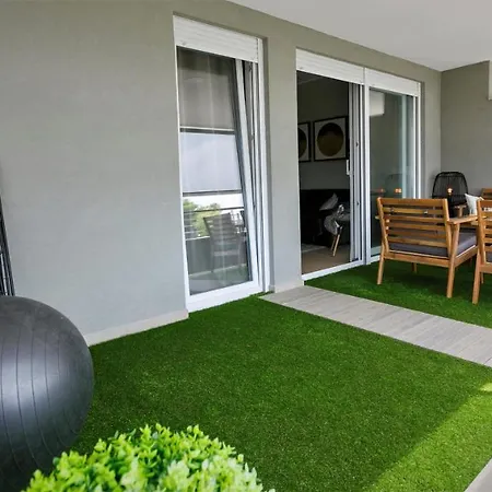 Luxury 4seasons With Garage Split