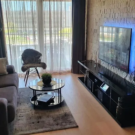 아파트 Luxury 4seasons With Garage