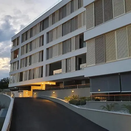 Luxury 4seasons With Garage Apartmán