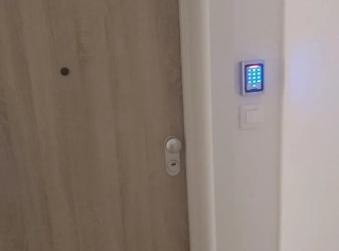 Luxury 4seasons With Garage Apartment