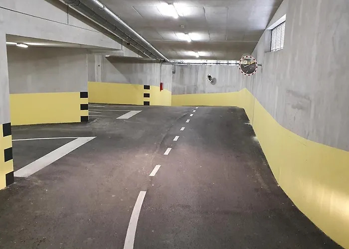 Luxury 4seasons With Garage Split