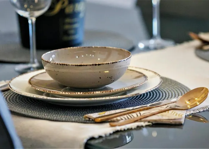 Luxury 4seasons With Garage Apartment