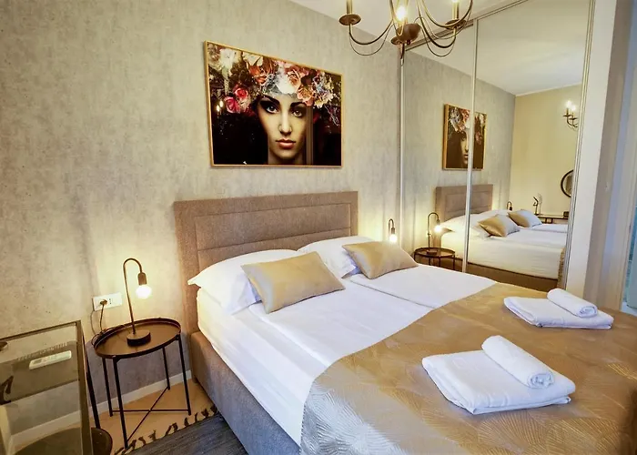 Luxury 4seasons With Garage