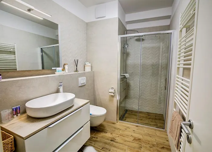 Luxury 4seasons With Garage *