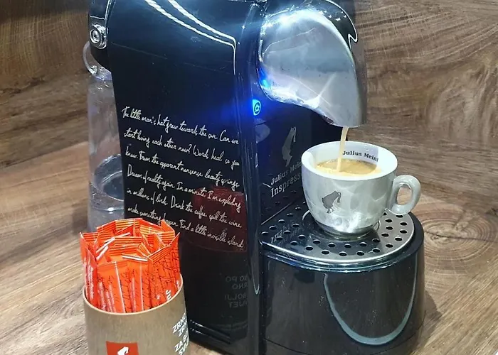 Luxury 4seasons With Garage