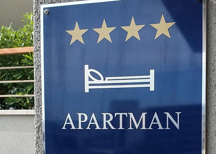 Luxury 4seasons With Garage Apartment