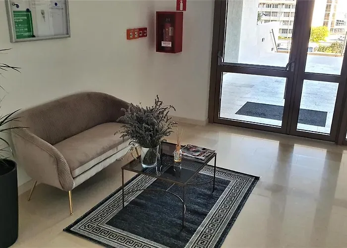 Luxury 4seasons With Garage Split