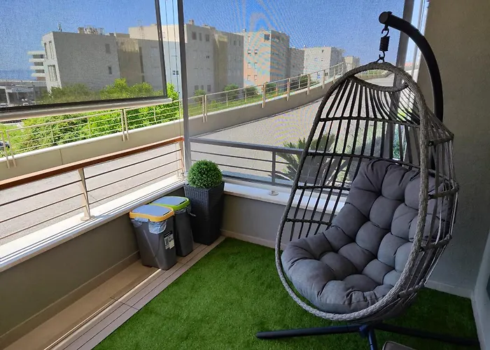 Luxury 4seasons With Garage